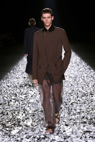 Look 2